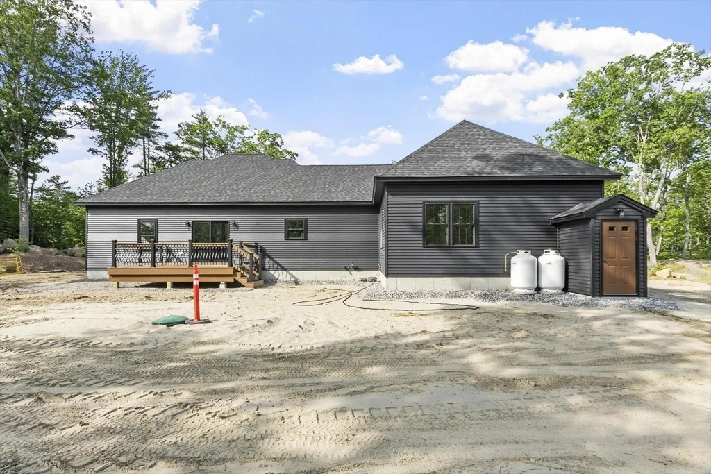 Photo of 275 State Rd