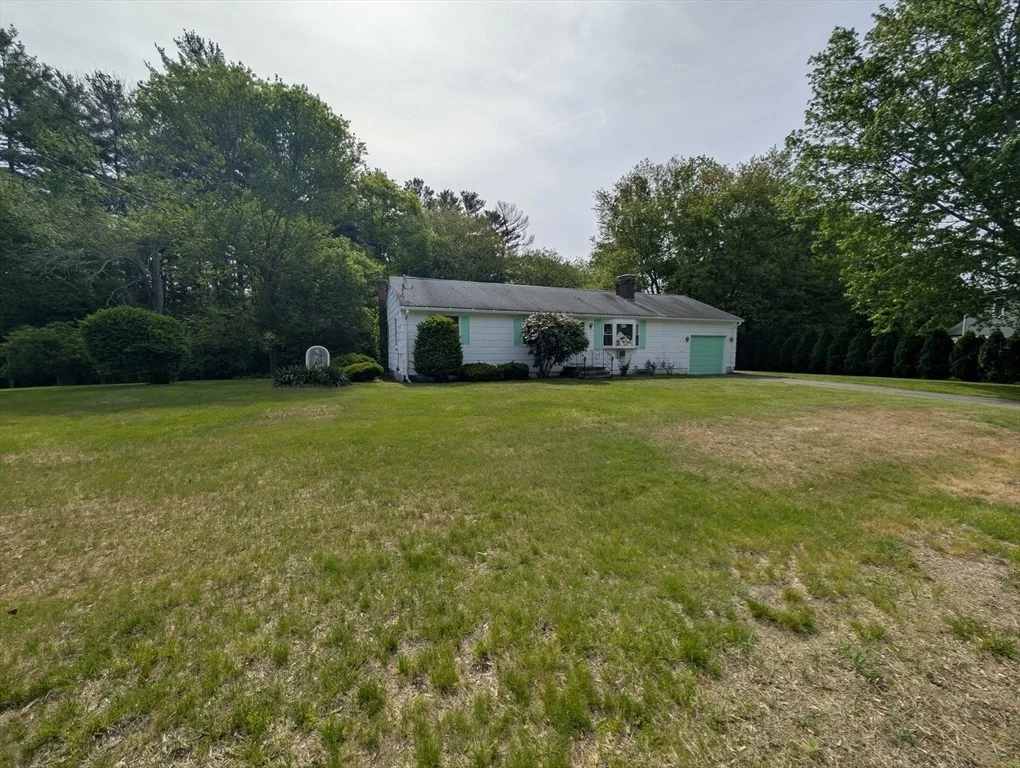 Photo of 7 Birchwood Dr