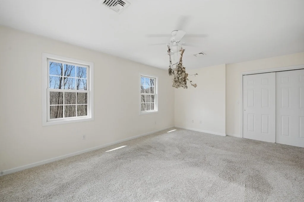 Photo of 1048 Main Rd