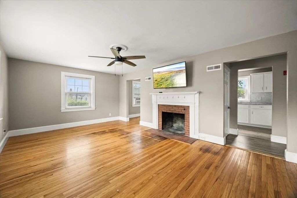 Photo of 89 School St