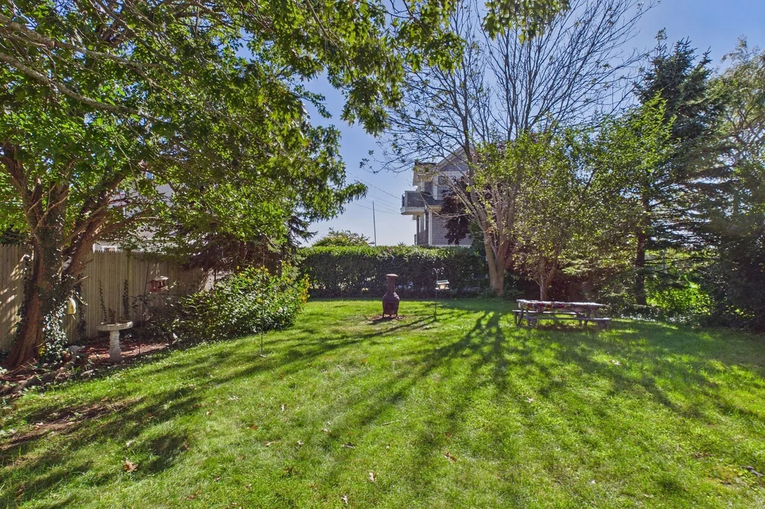 Photo of 7 Bayview Ave