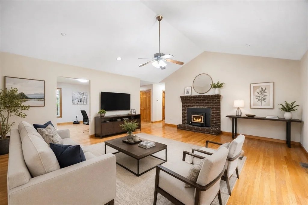 Photo of 7 Margaret Dr