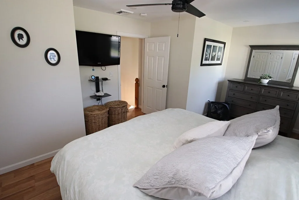 Photo of 27 Overlea Avenue