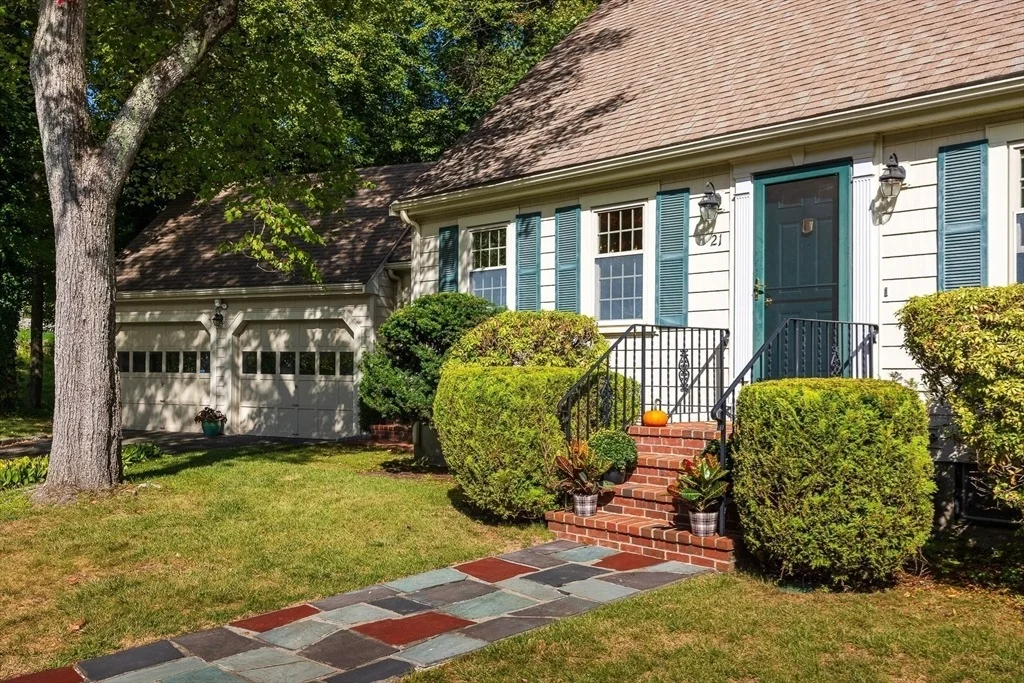 Photo of 21 Pine Ridge Circle