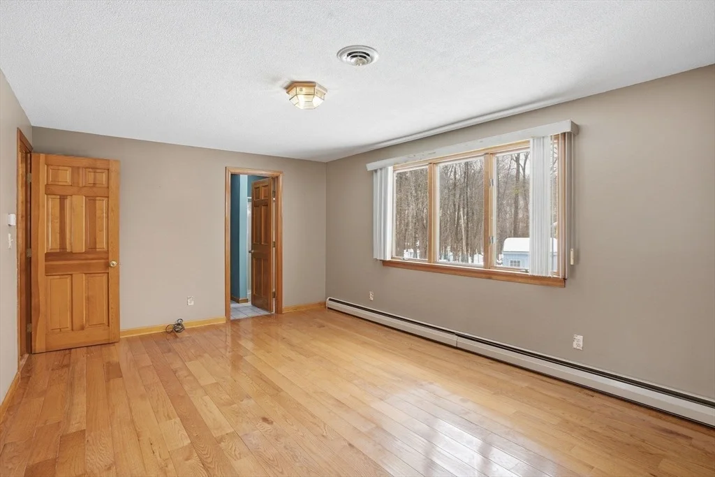 Photo of 80 Elizabeth Dr