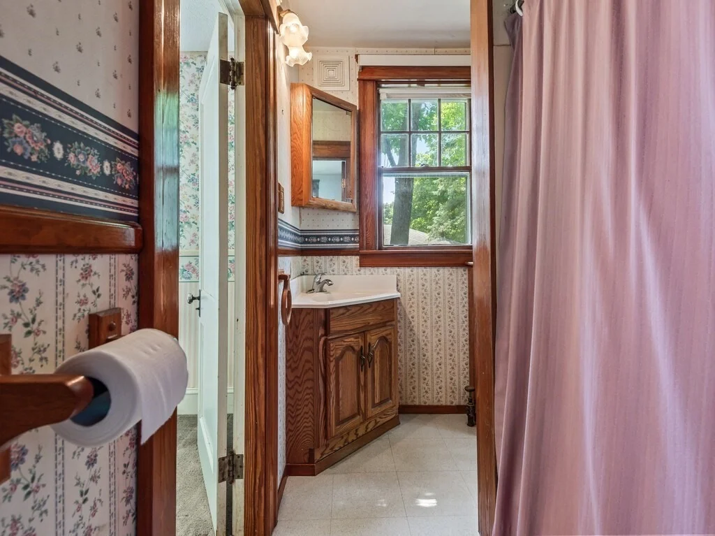 Photo of 34 Tiverton Parkway
