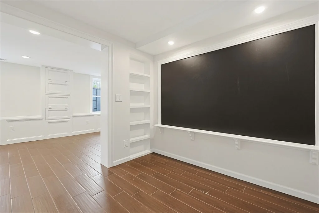 Photo of 20 Mulhall Dr