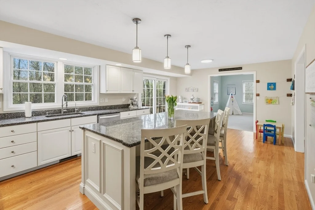 Photo of 380 Richardson Road