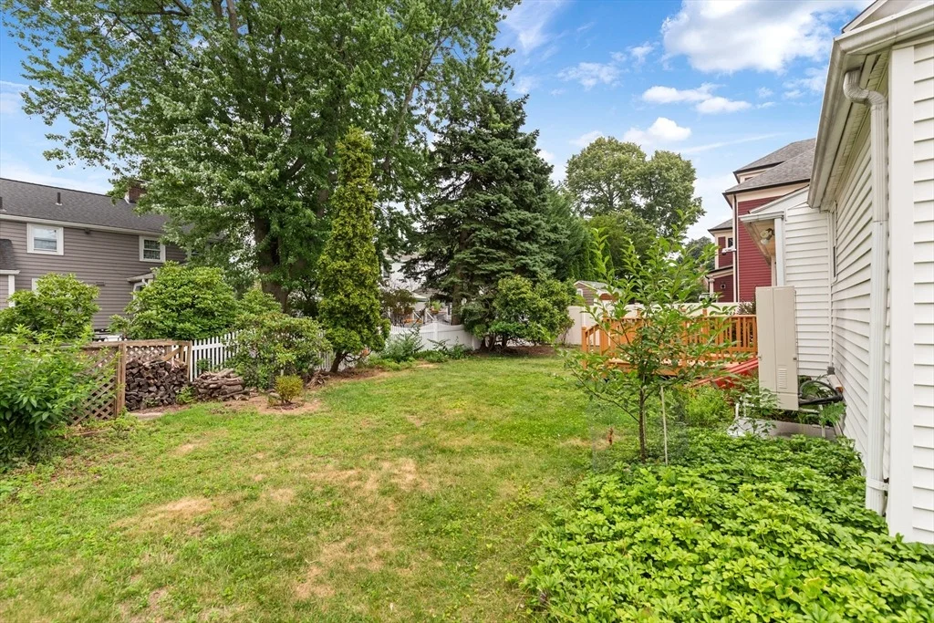Photo of 19 Colonial Dr