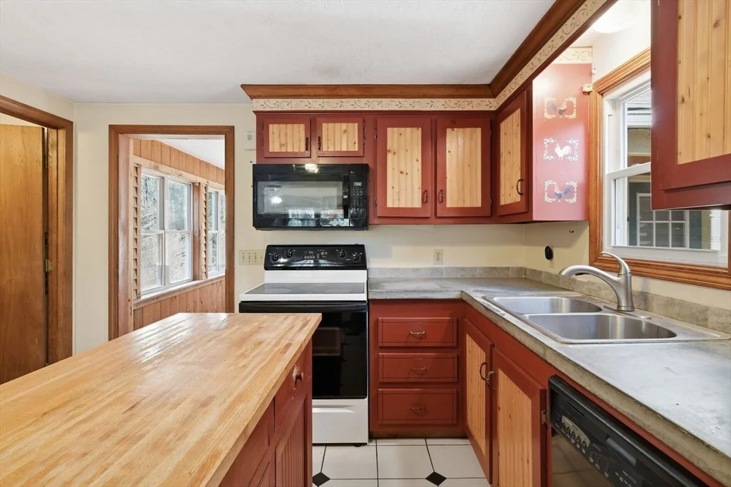 Photo of 514 Leadmine Rd