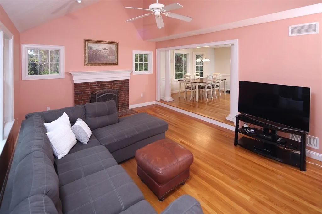 Photo of 375 Webster St