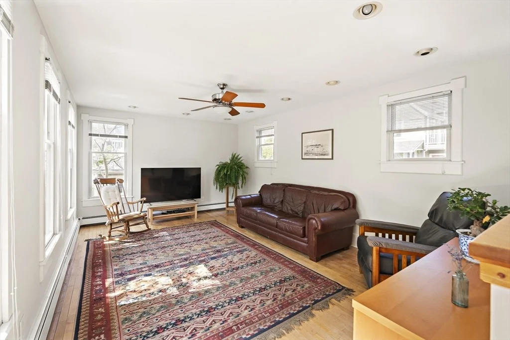Photo of 76 Henderson St