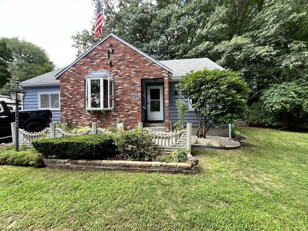 Photo of 1635 Providence Rd