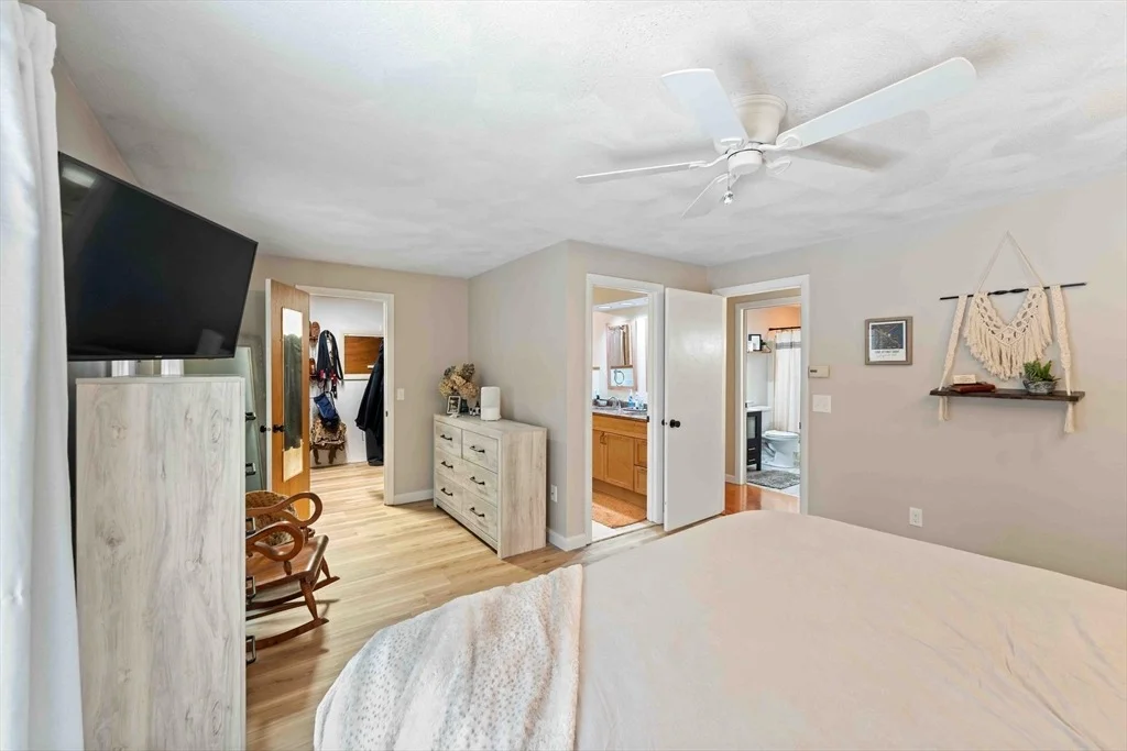 Photo of 33 Clinton Rd