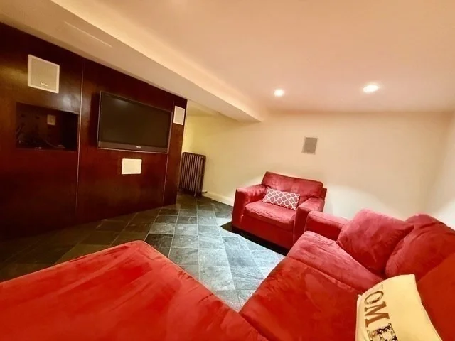 Photo of 8 Winthrop St