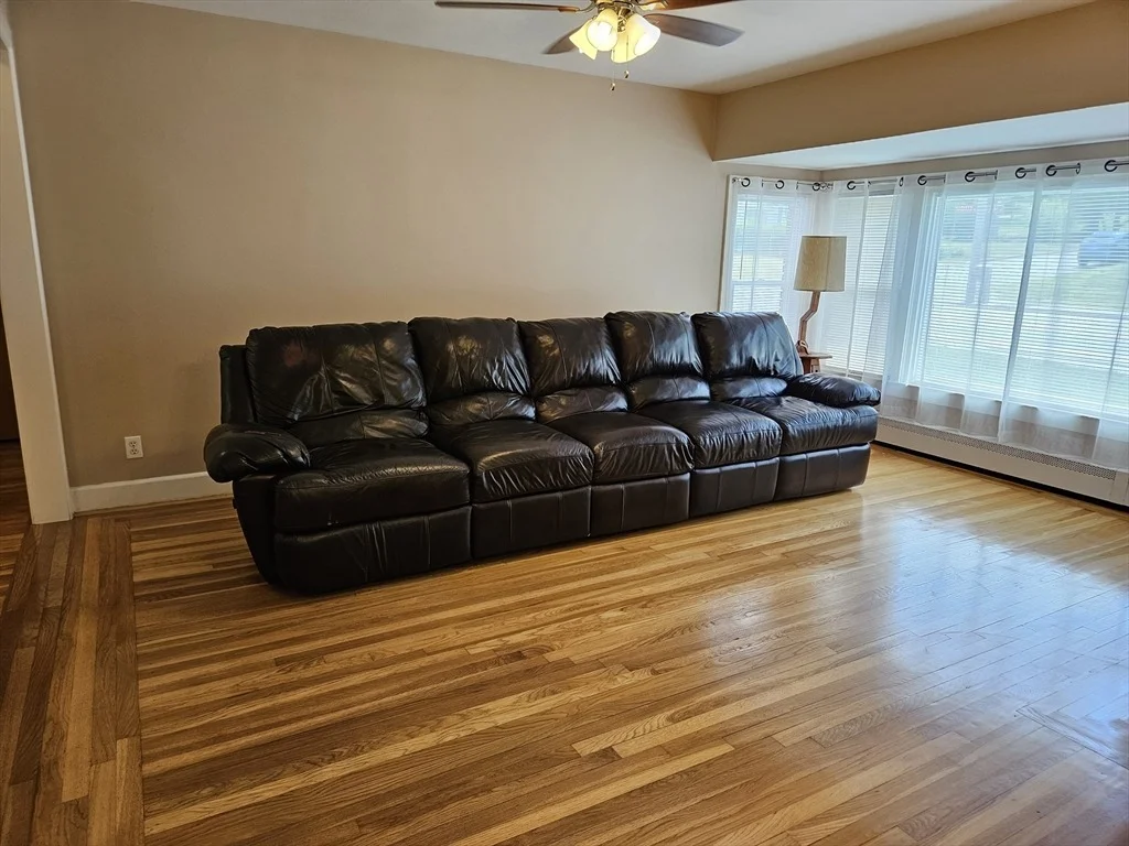 Photo of 461 River Rd