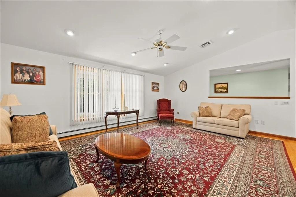 Photo of 8 Sherry Ln
