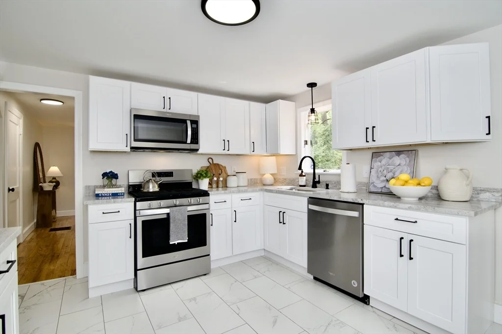 Photo of 1657 Carew St