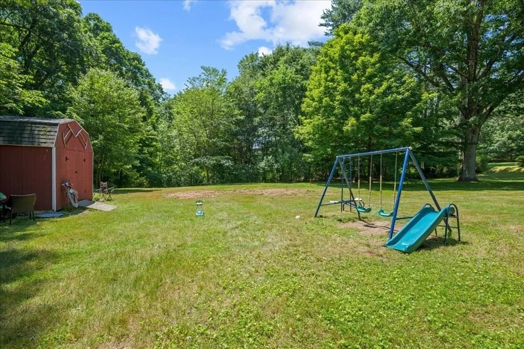 Photo of 237 Boston Rd
