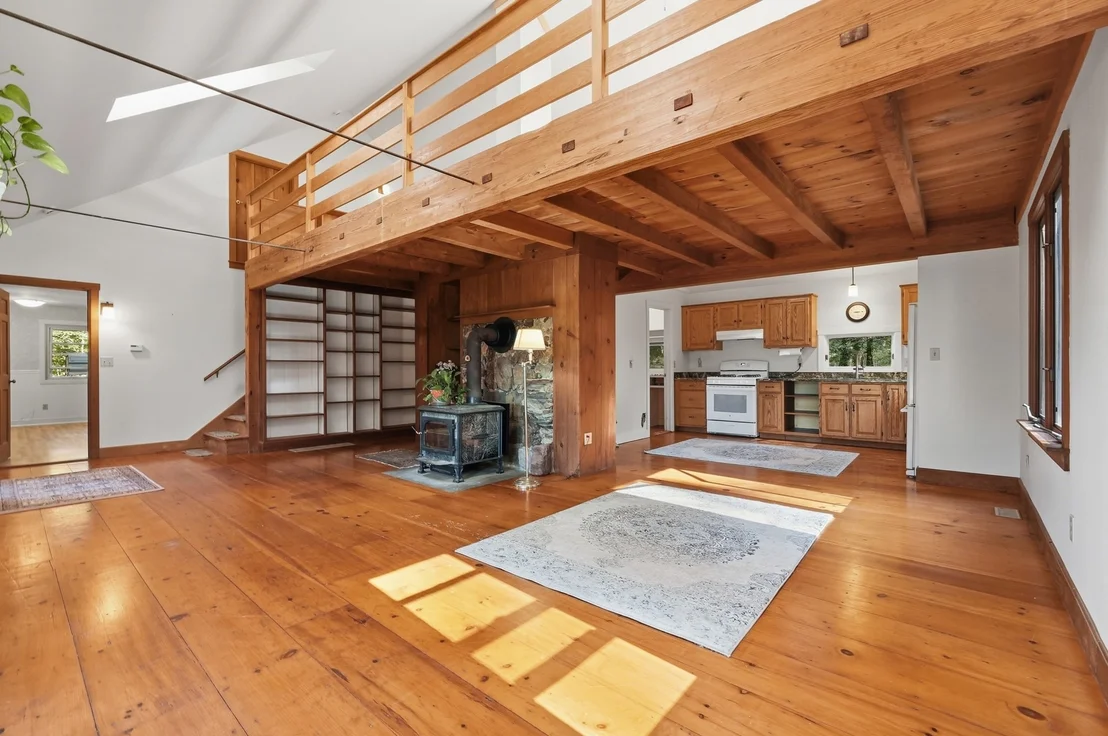 Photo of 488 White Rd