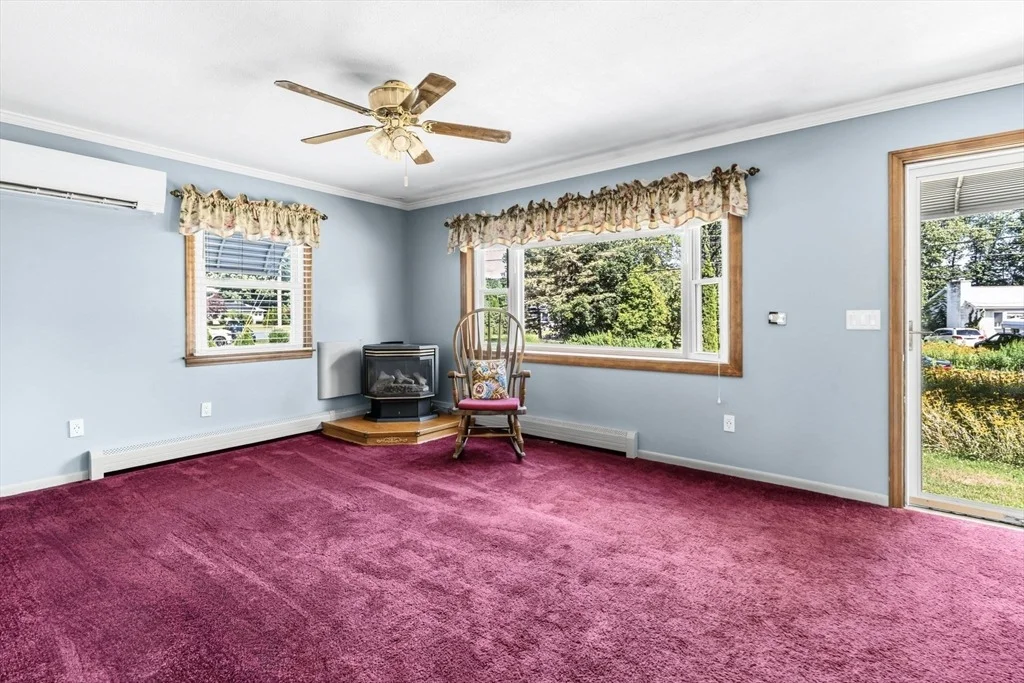 Photo of 8 Richardson Cir