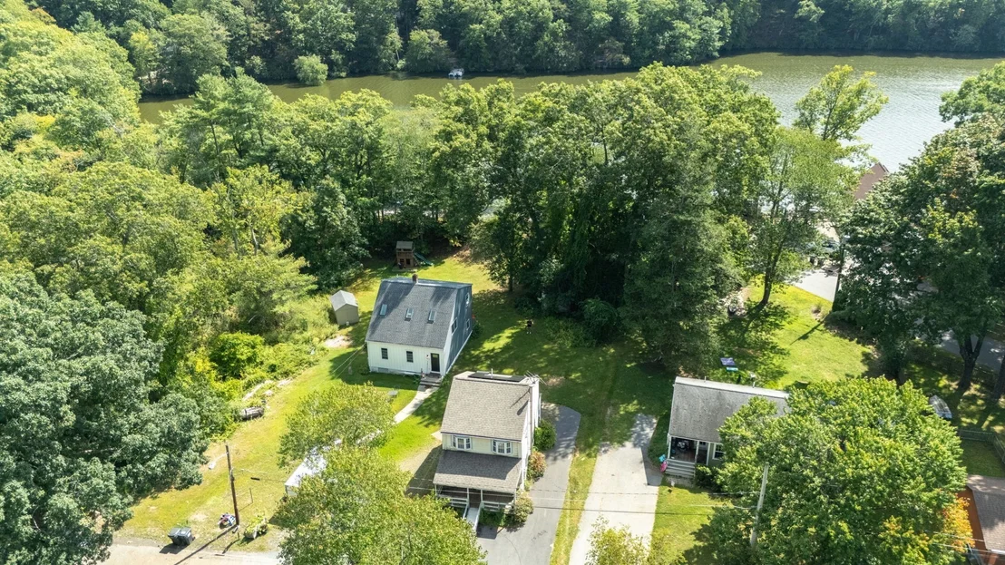 Photo of 17 W Cedar Rd