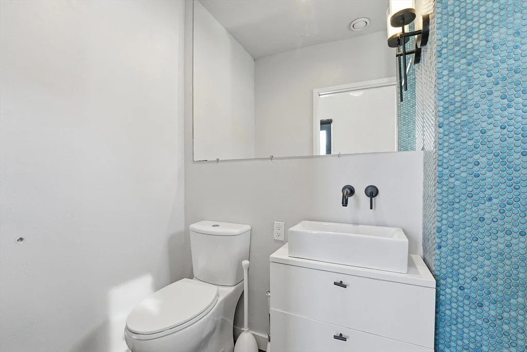 Photo of 2 Juniper St