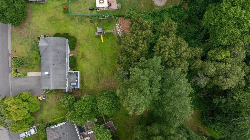 Photo of 175 Edgewater Dr.