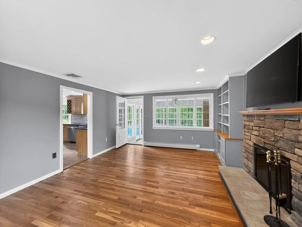 Photo of 19 Tilton Ln