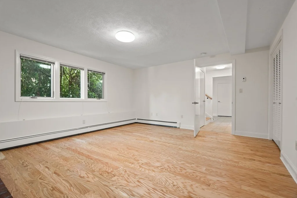 Photo of 31 Phillips Cir