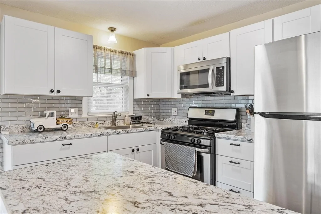 Photo of 27 Dexter Ave