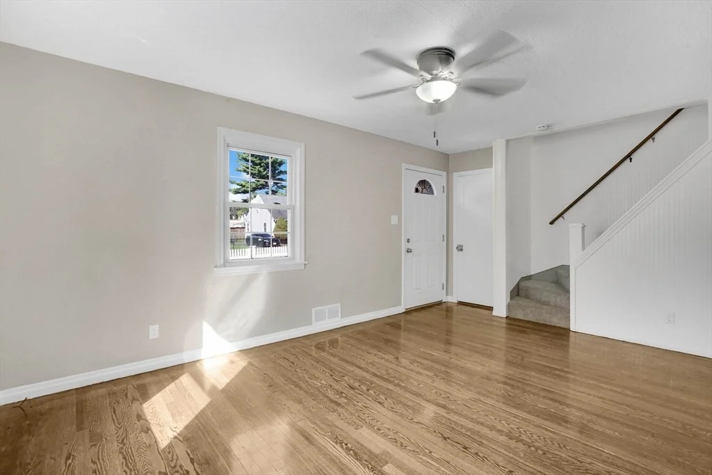 Photo of 55 Pheland St