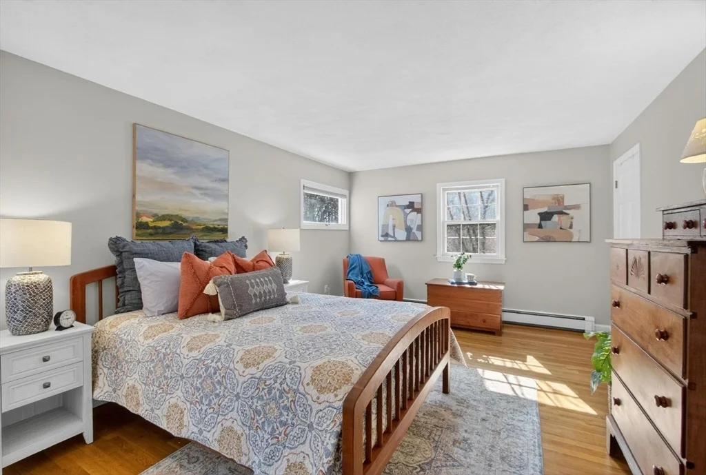 Photo of 18 Bromfield Rd