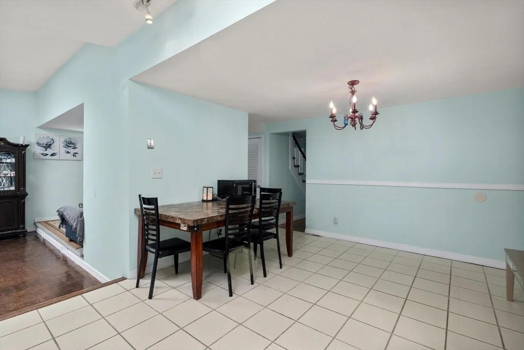 Photo of 423 Tiffany St