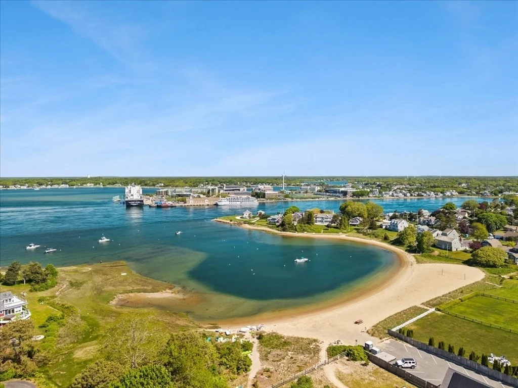 Photo of 30 Seabreeze Dr