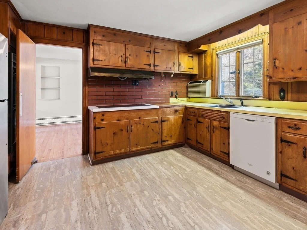 Photo of 42 Ellis Dr.