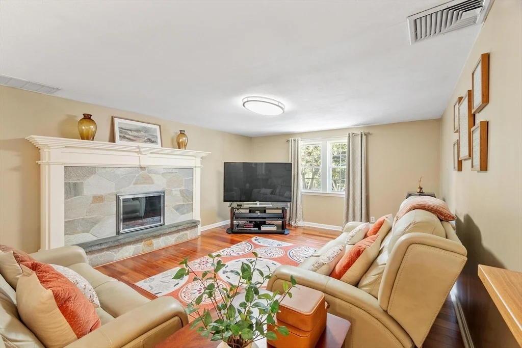 Photo of 9 Brookbridge Rd