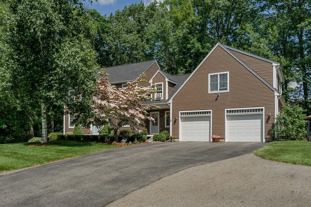 Photo of 2 Simon Davis Dr