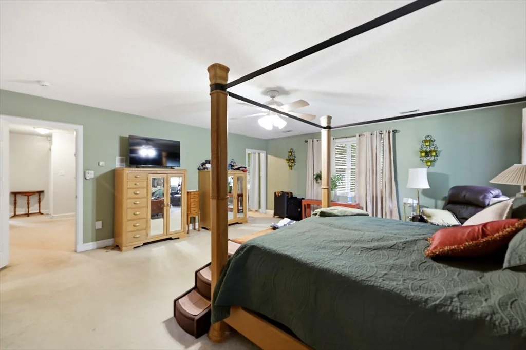 Photo of 10 Lyman Barnes Rd