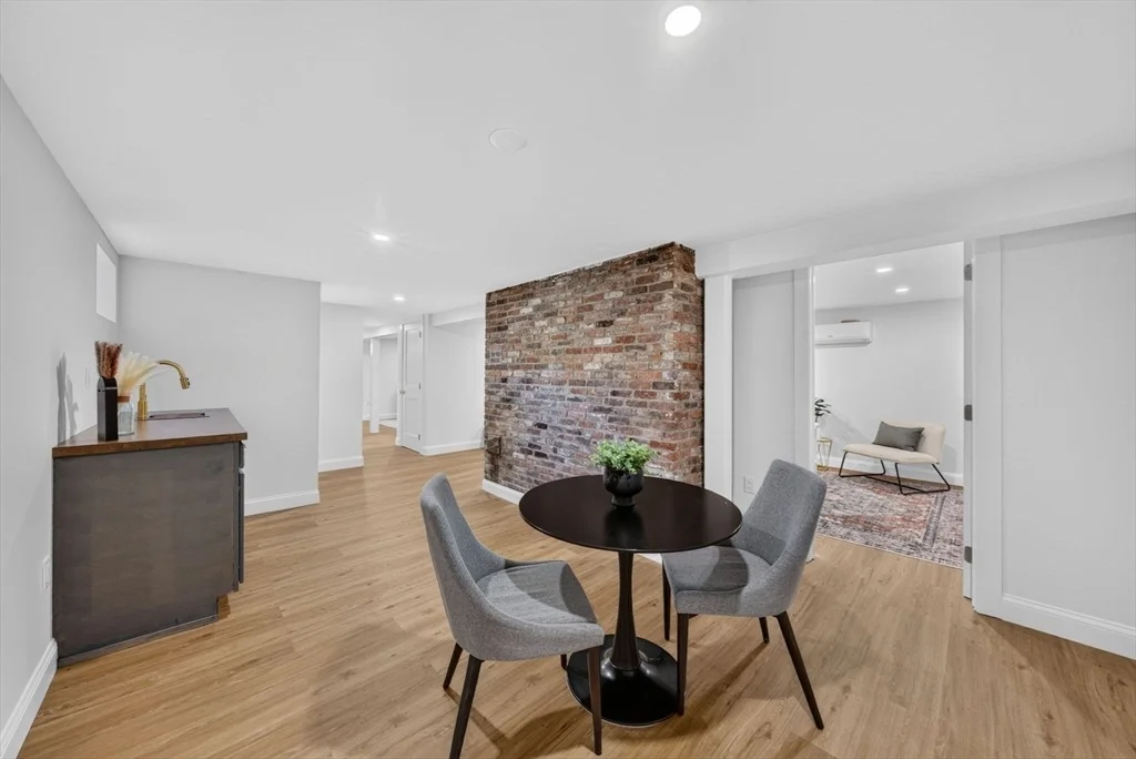 Photo of 8 Everett St