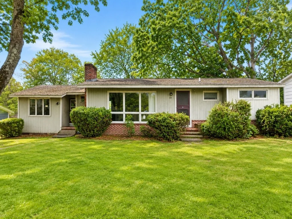 Photo of 119 Cushing Rd