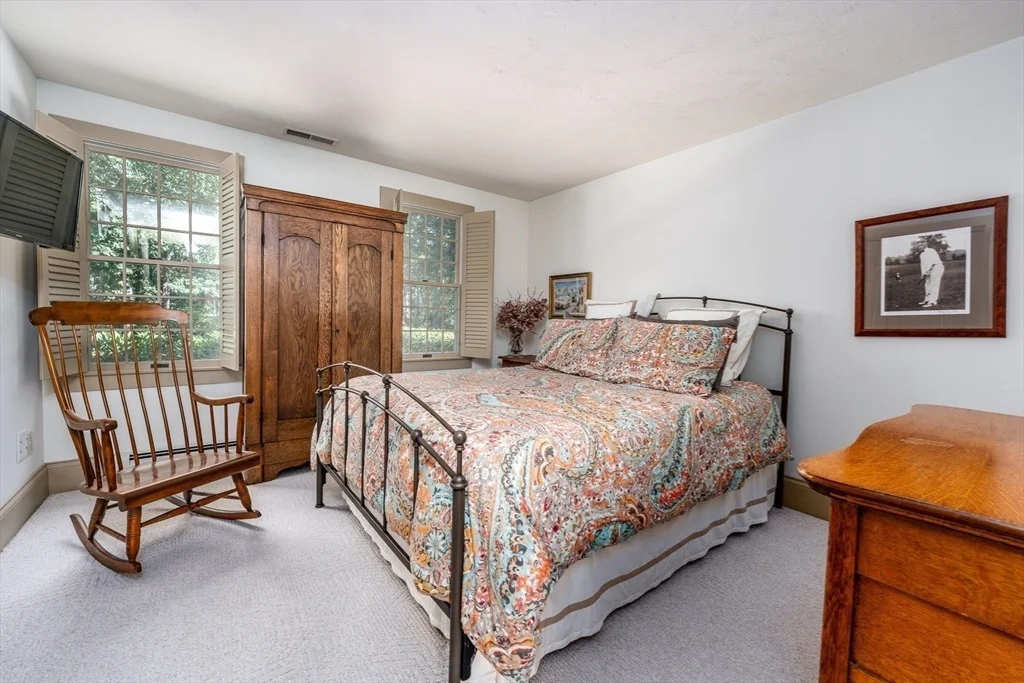 Photo of 8 Macandrew Dr