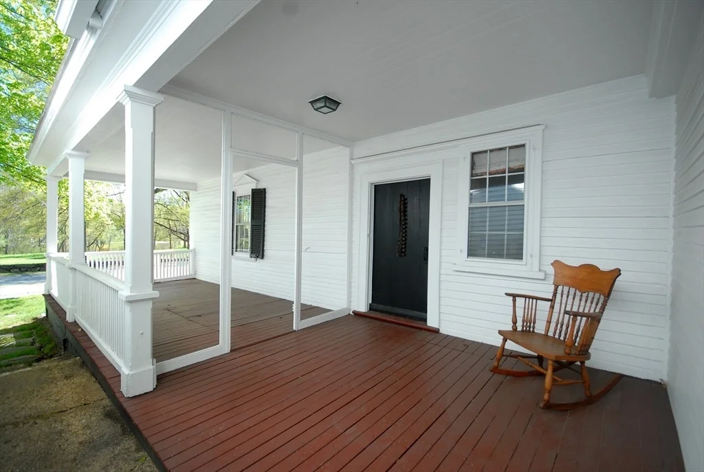 Photo of 105 Lexington Rd