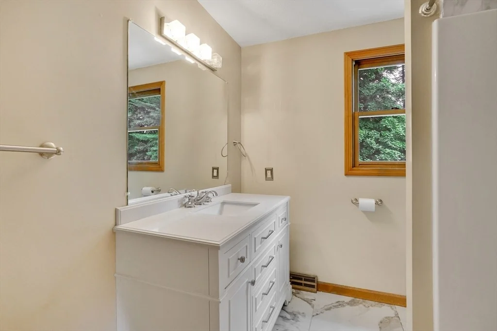 Photo of 61 Caitlin Dr