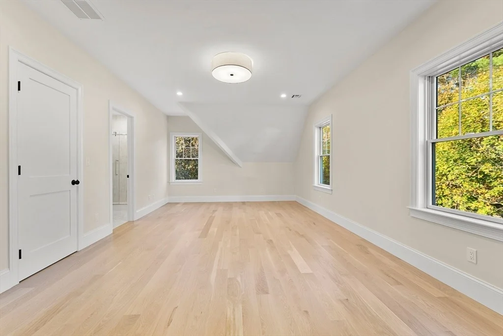 Photo of 8 Crestview Road