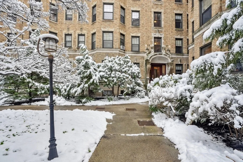 Photo of Unit 18 at 116 Riverway