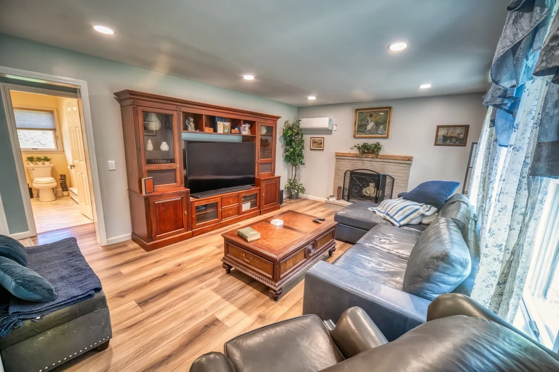 Photo of 121 Wallum Lake Rd