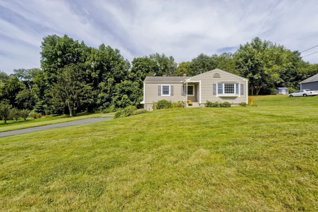 Photo of 14 Echo Valley Dr