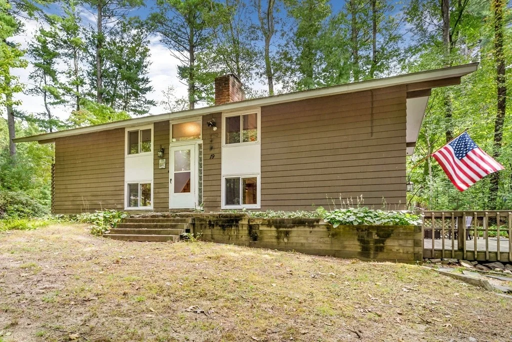 Photo of 19 Algonquin Rd
