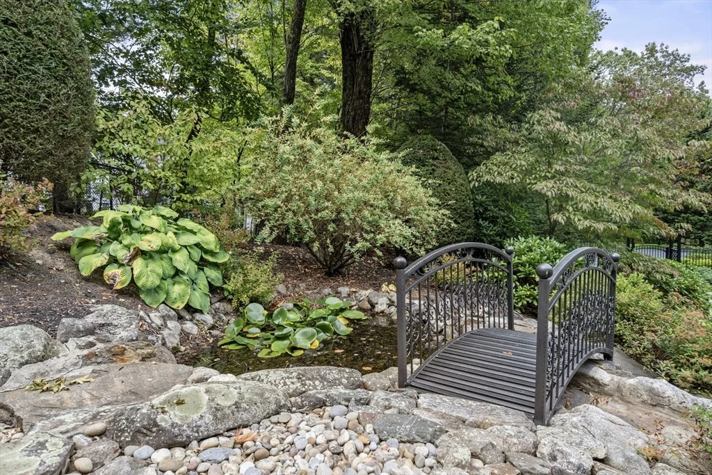 Photo of 253 Cranbrook Dr